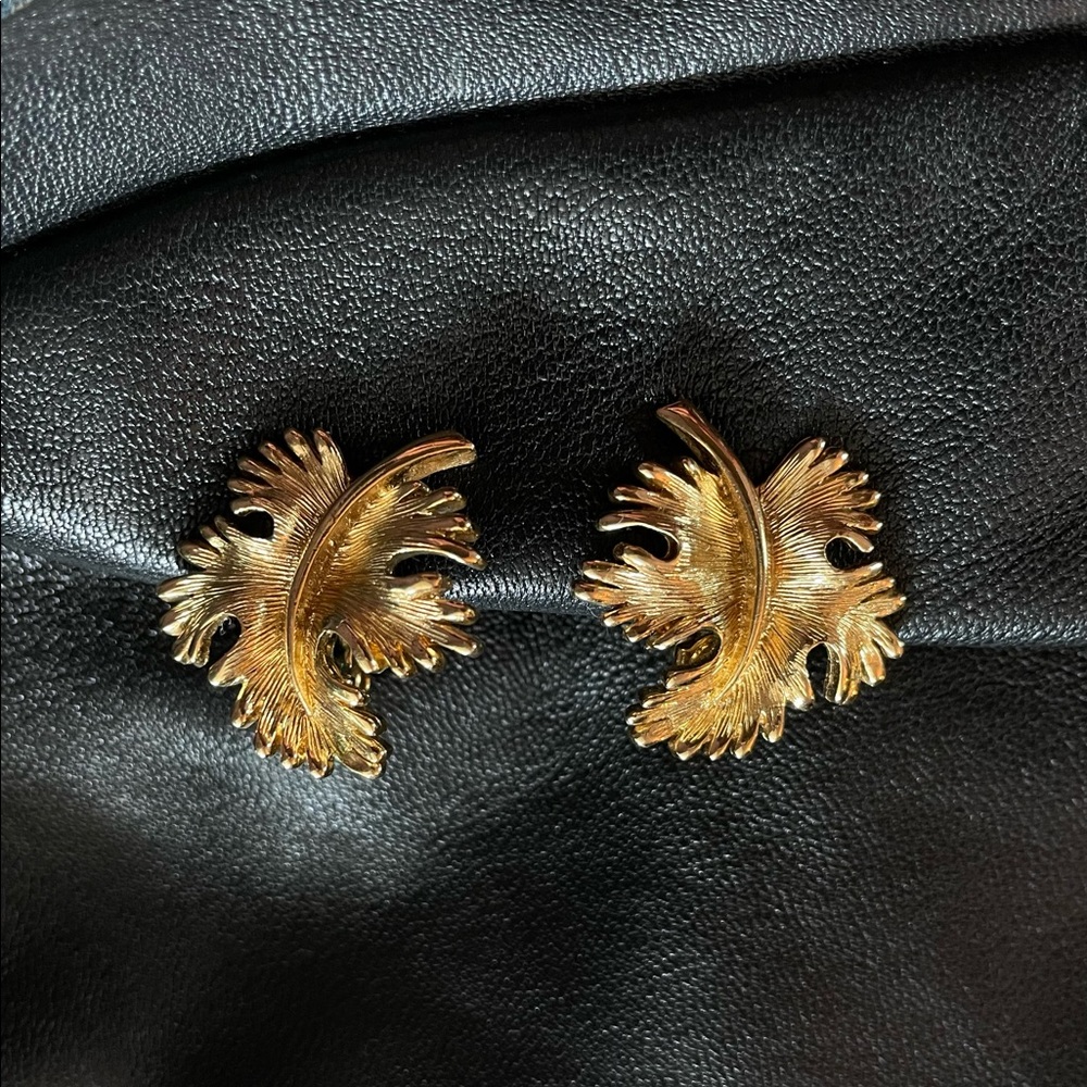 Vintage Leafy Clip-On Earrings
